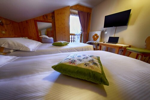 Meublè Cima Bianca Garni, Book Hotel Bormio Lombardiet