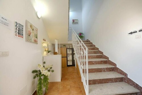 Casa Lucia, Забронировать Отель «постель и завтрак» Ольбия Изумрудный берег