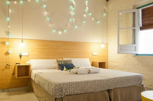 The Nomad Hostel&Pension, Забронировать Хостел Отели провинции Севильи с парковкой, Парковка