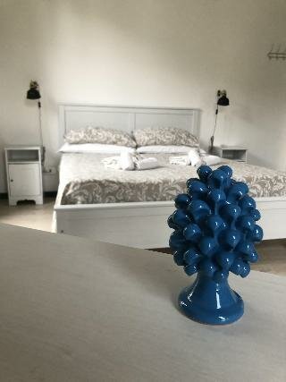 Cosmopolitan B&B, Book Bed and Breakfast La Kalsa Palermo