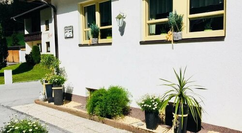 Ronalds Appartments, Rezervasyon Otel Neurur 