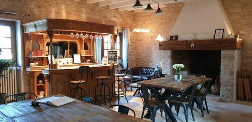 B&B & Spa Des Histoires d'Anges, Book Bed and Breakfast Hoteller i Burgund med parkering, Parkering