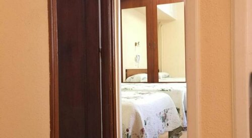 Hostal La Mexicana, Забронировать Отель Недорогие отели Cantabria Coast, недорого