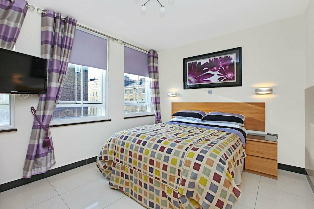 Baker Street Suite