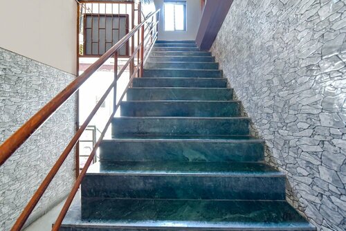 Hotel Gokul Villa by OYO Rooms, Book Hotel Hoteller i Gujarat med parkering, Parkering