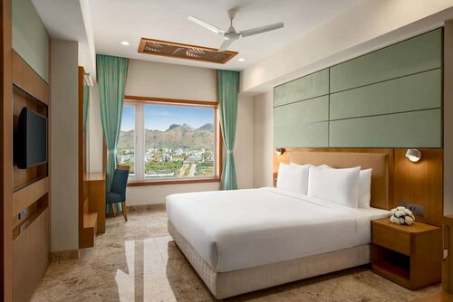 Howard Johnson by Wyndham Udaipur Roop Nagar, Забронировать Отель Отели Удайпур с бассейном, Бассейн