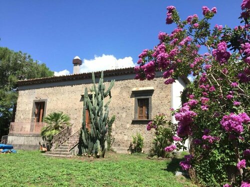 Sole di Sicilia, Book Feriehus Randazzo Etna