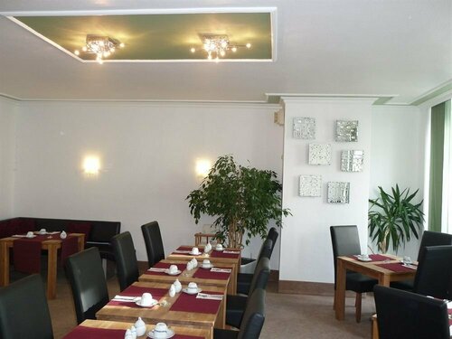 Hotel Sechzehn, Забронировать Отель Отели Леверкузена с парковкой, Парковка