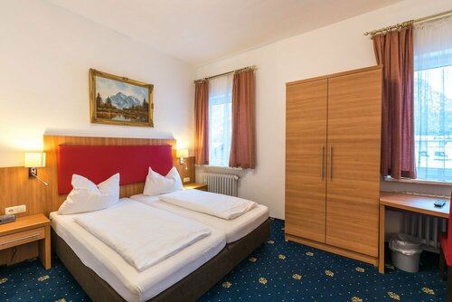 Hotel garni Almenrausch und Edelweiss, Забронировать Отель Гармиш-Партенкирхен Бавария