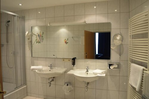 Arosa Hotel, Забронировать Отель Отели Касселя с завтраком, рядом с Церковь Святого Карла в Касселе, Завтраки