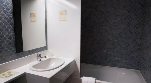 Logis Hotel Le Cerf, Varaa Hotelli Briare Loiret