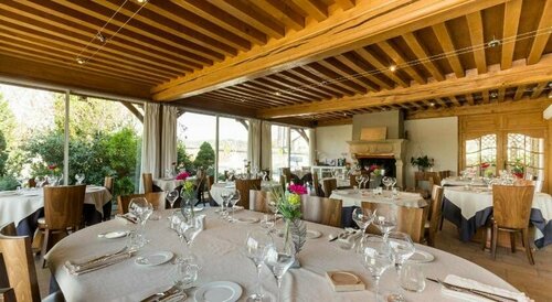 La Gremelle, Book Hotel Hoteller i Burgund med parkering, Parkering