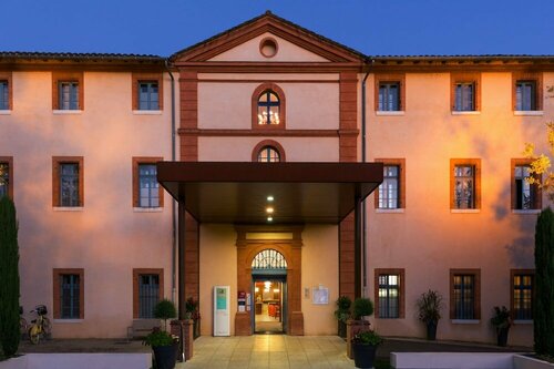 Abbaye des Capucins Spa & Resort, Rezerwuj Ośrodek wypoczynkowy Montauban Tarn-et-Garonne