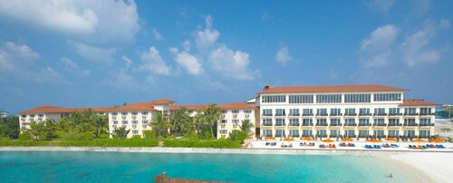 Hulhule Island Hotel, Rezervați Hotel Hoteluri în Male cu parcare, Parcare