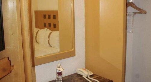 Hotel Napoles, Забронировать Отель Отели Сана Луис Потоси с парковкой, Парковка