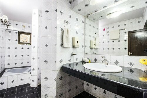 FabHotel Mayfair Inn, Забронировать Отель Отели Канпура 3 звезды, 3*