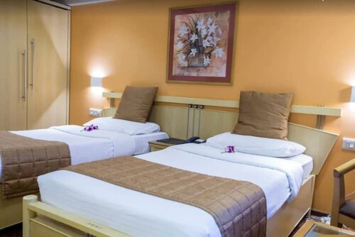 The Royal Orchid Hotel, Chembur, Забронировать Отель Отели Хар с парковкой, Парковка