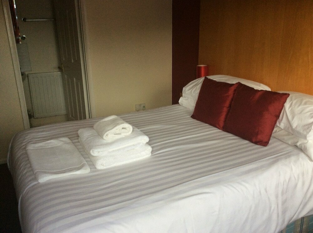 Coach House Hotel Flint Cross
