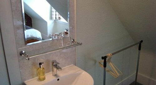 Willowbank Guest House, Book Pension  