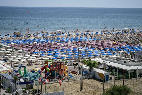 Le Rose Spa Hotel, Забронировать Курортный отель Отели Римини - центра городов - Римини 3 звезды, 3*