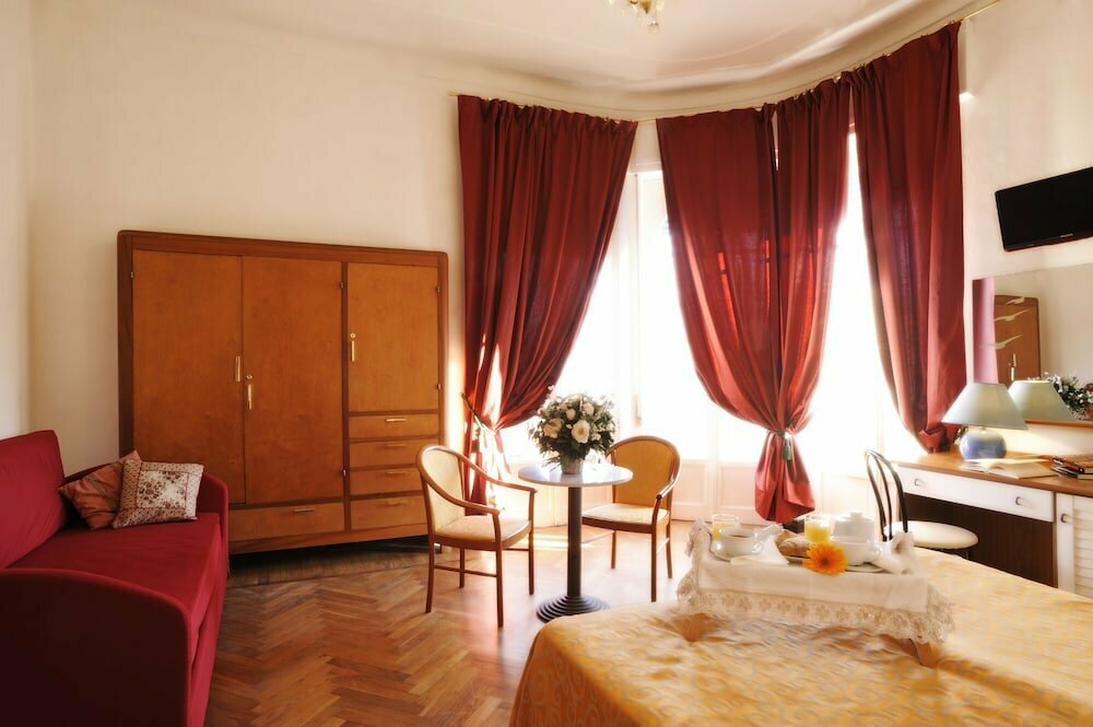 Hotel Alfieri - Hotel in the center