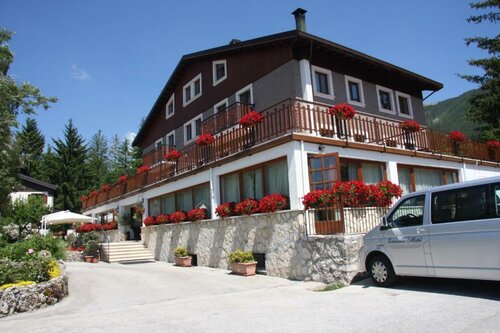 Hotel Edelweiss, Забронировать Отель Отели в центре Пескассероли, в центре