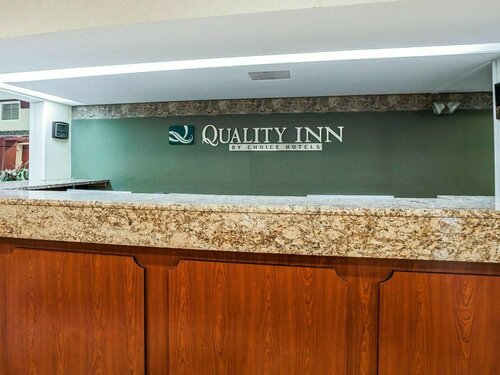 Quality Inn Milwaukee/Brookfield, Book Hotel Brookfield Wisconsin