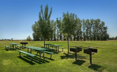 Travelodge by Wyndham Lemoore Near Naval Air Station, Reserva ahora Hotel Lemoore California