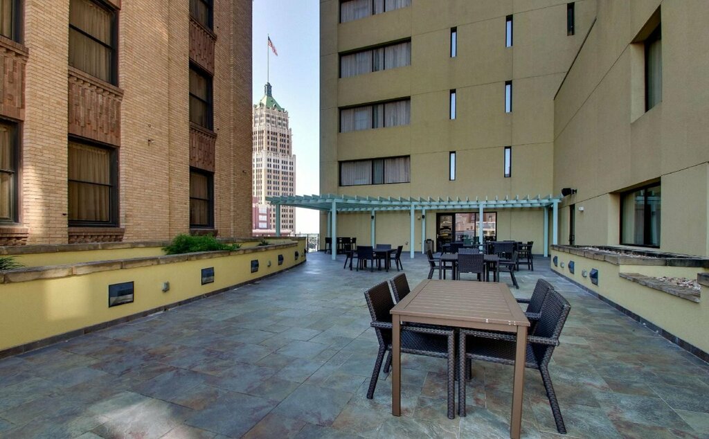 Drury Plaza Hotel San Antonio Riverwalk