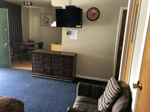 Village Inn Motel Holt, Book Motel Hoteller i Michigan med parkering, Parkering