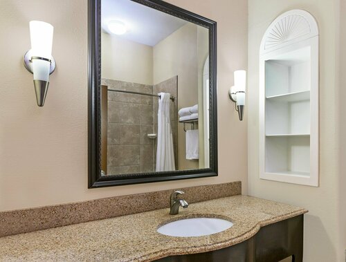 Holiday Inn Express Hotel & Suites Victoria by IHG, Boek Hotel Hotels in Victoria met parkeren, Parkeren