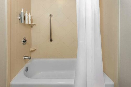 Homewood Suites by Hilton Tampa Airport - Westshore, Забронировать Отель Отели Тампа с бассейном, рядом с Парк Cypress Point, Бассейн