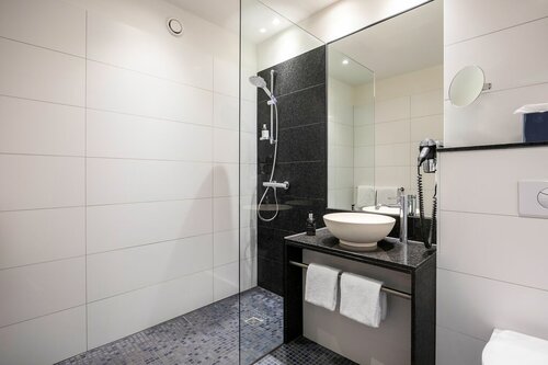 Motel One Brussels, Забронировать Мотель Мотели Брюссельского столичного региона, рядом с Королевская библиотека Бельгии, Мотель
