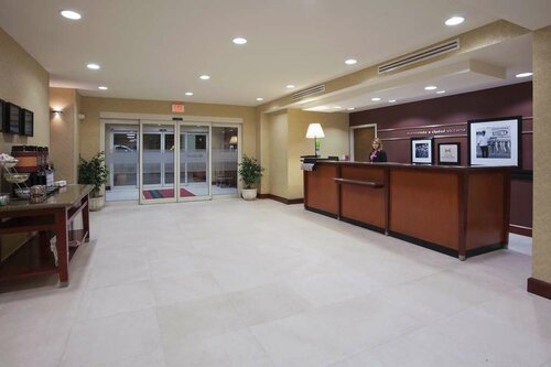 Hampton Inn by Hilton Ciudad Victoria, Забронировать Отель Отели Сьюдад-Виктории с парковкой, Парковка