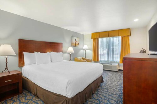 Best Western Plus Villa Del Lago Inn Patterson, Prenota Villa Patterson 