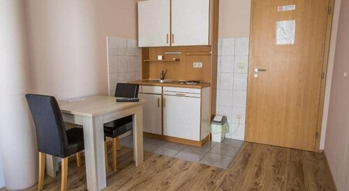 Guesthouse Ikar Zagreb Airport, Varaa Hotelli Hotellit Zagreb pysäköinnillä, Pysäköinti