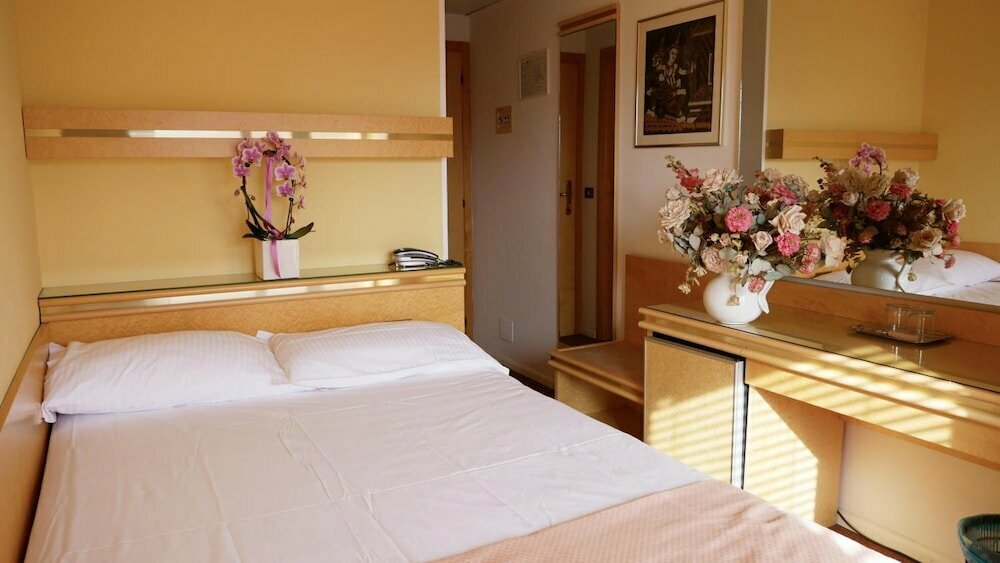 Hotel Antares Meuble