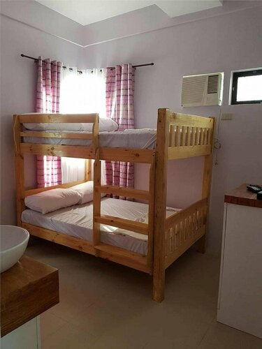 Bahai Jujai, Rezervați Hotel Hoteluri în Baler cu parcare, Parcare