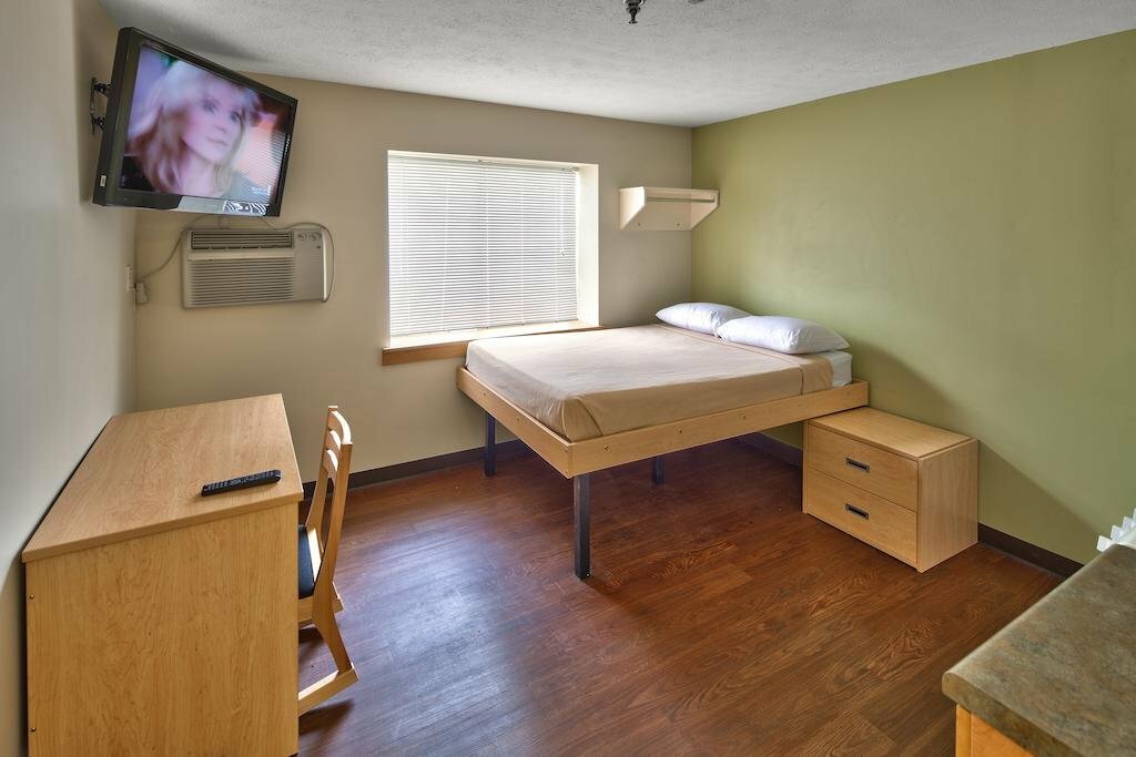 Campus Lodge Gate - Canandaigua