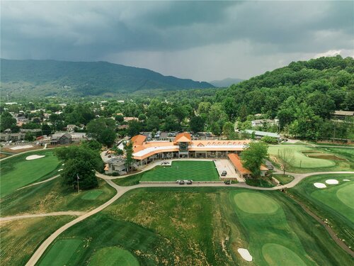 Waynesville Inn and Golf Club, Tapestry Collection by Hilton, Забронировать Отель Уэйнсвилл Аппалачи, рядом с Balsam Spa