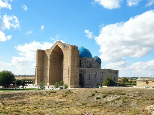 Karavansaray, Book Hotel Hoteller i Shymkent med parkering, Parkering