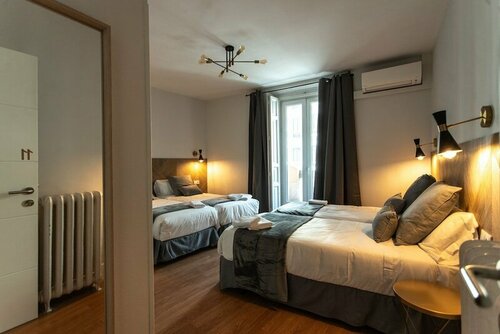 Suites You Gran Vía, Забронировать Отель Мадрид Провинция Мадрид, рядом с Церковь Фуэрсас-Армадас-де-Эспанья