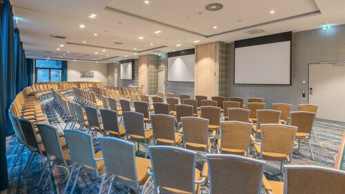 Holiday Inn Düsseldorf City - Toulouser Allee by IHG, Забронировать Отель Отели Штадтмитте с парковкой, Парковка