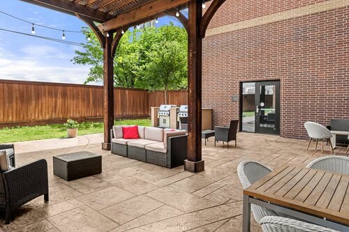 Homewood Suites By Hilton San Marcos, Забронировать Отель Отели Сан-Маркос с парковкой, рядом с Aquarena Springs Museum, Парковка