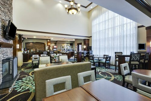 Staybridge Suites Lansing - Okemos by IHG, Book Hotel Hoteller i Michigan med pool, Swimmingpool