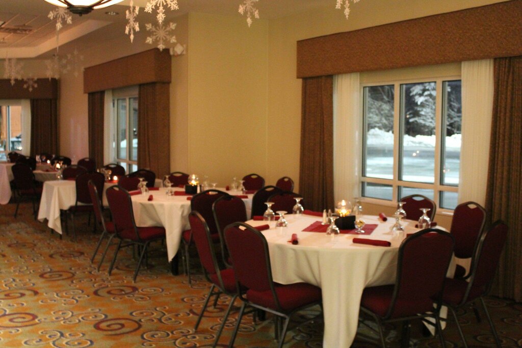 Holiday Inn Conference Ctr Marshfield