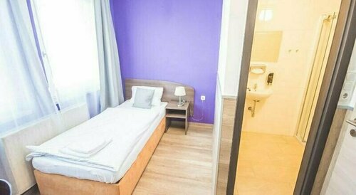 Hotel Turmfalke 24H Check In, Buchen Sie Hotel Spallerhof Linz