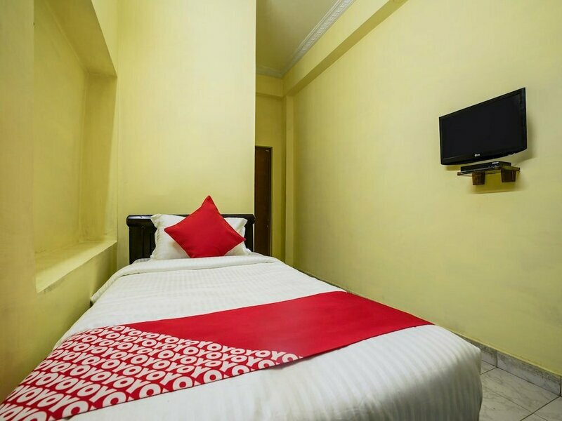 Oyo Royal Stay Near Shilparamam