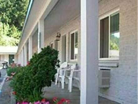 Forest Lodge Motel LLC