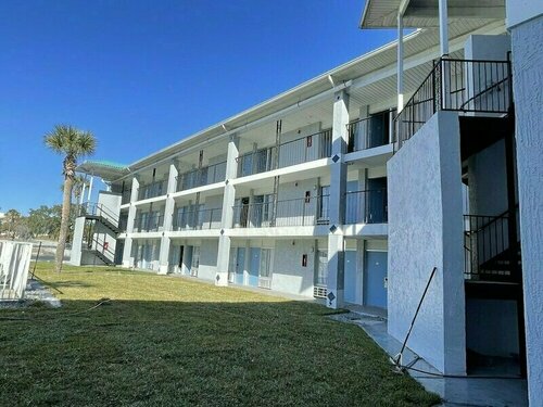 Palm Tree Inn Altamonte Springs Orlando, Забронировать Отель Отели North Orlando с бассейном, Бассейн